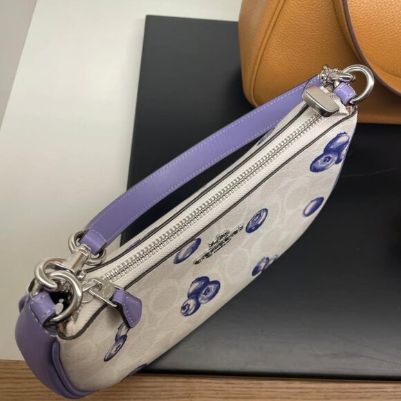 New 👜👜Coach Teri Shoulder Bag With Blueberry Print - Picture 4 of 5